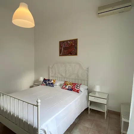 Heygenova Casa Anna Maria Γένοβα
